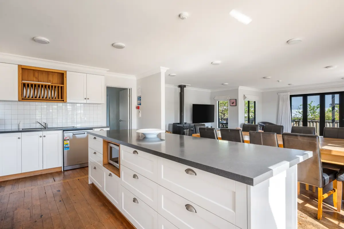 Open-Plan Kitchen and Dining 