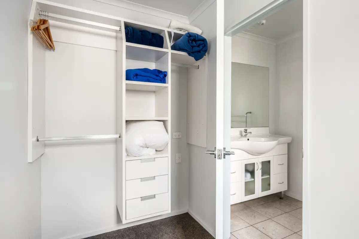 Walk-In Wardrobe & Ensuite 