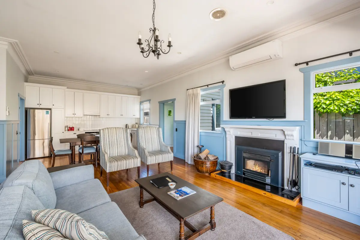 Open Plan Living & Dining 