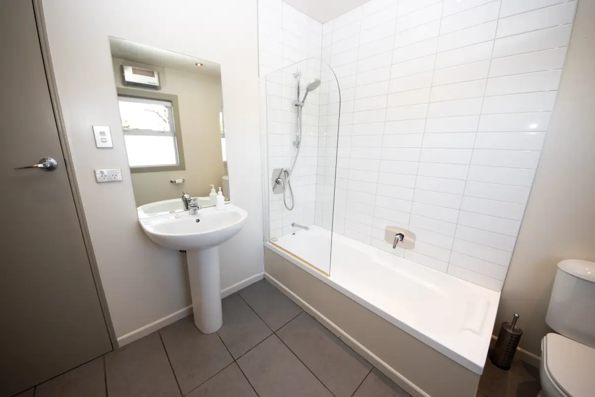 Spacious Bathroom with Bath Tub