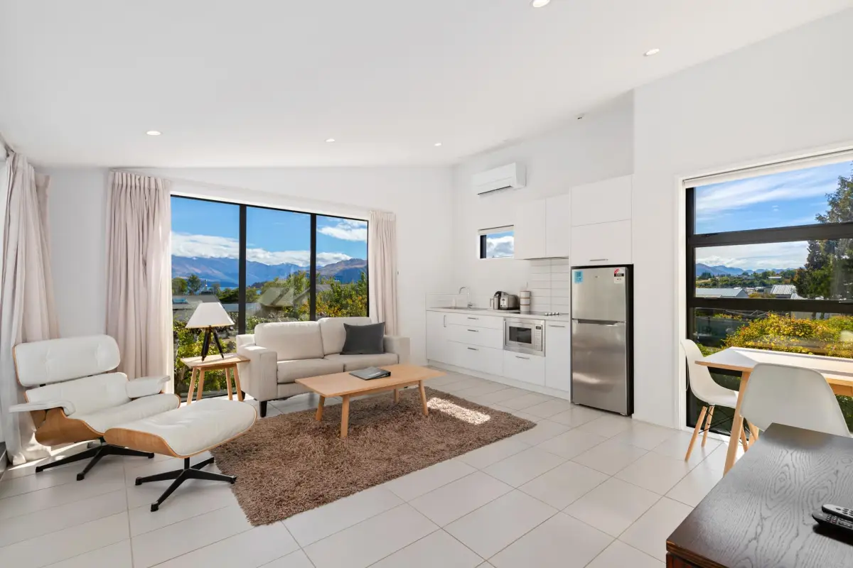 Open-Plan Living and Dining 