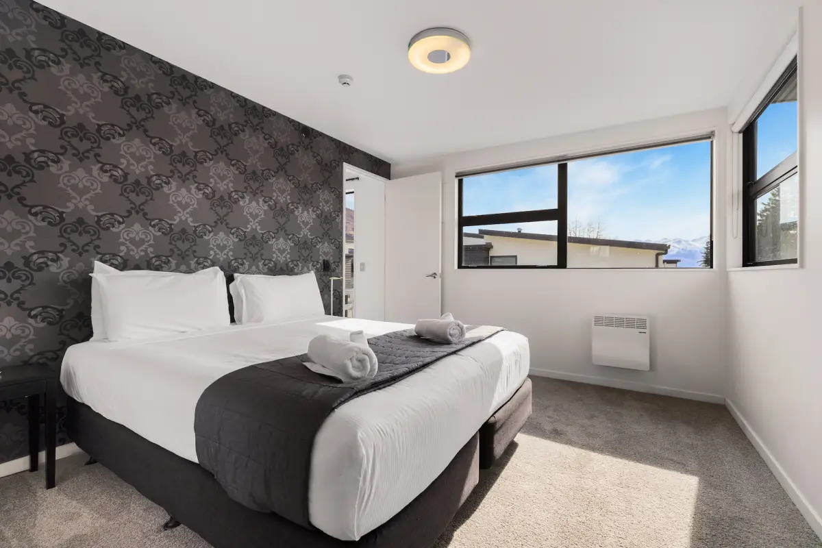 Bright King Room with Ensuite 