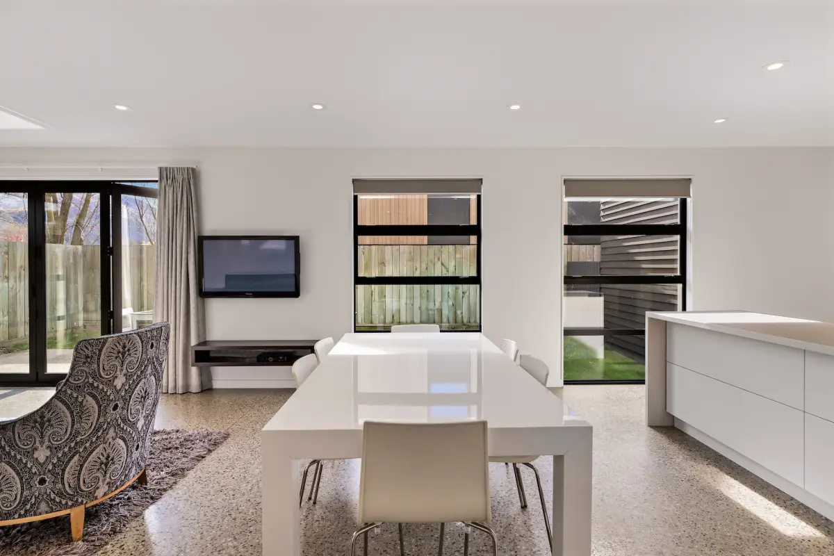 Spacious Dining Area 