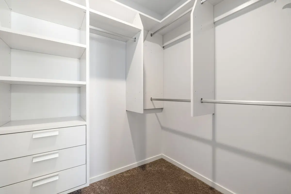 Walk-In Wardrobe 