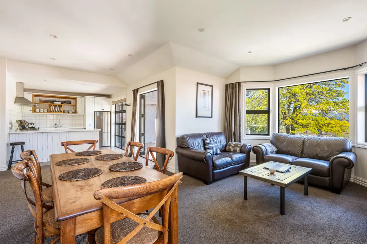 Open-Plan Living & Dining