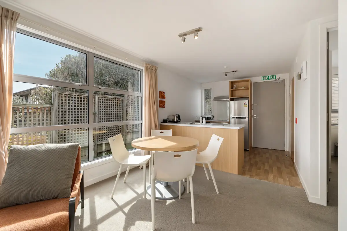 Open-Plan Kitchen and Dining 