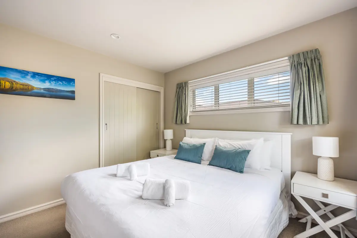 Cozy Guest Room with Built-In Wardrobe 