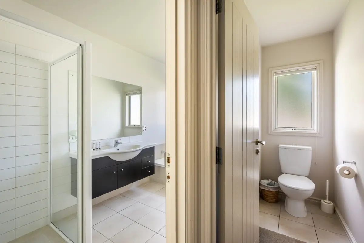 Family Bathroom & Seperate Toilet  