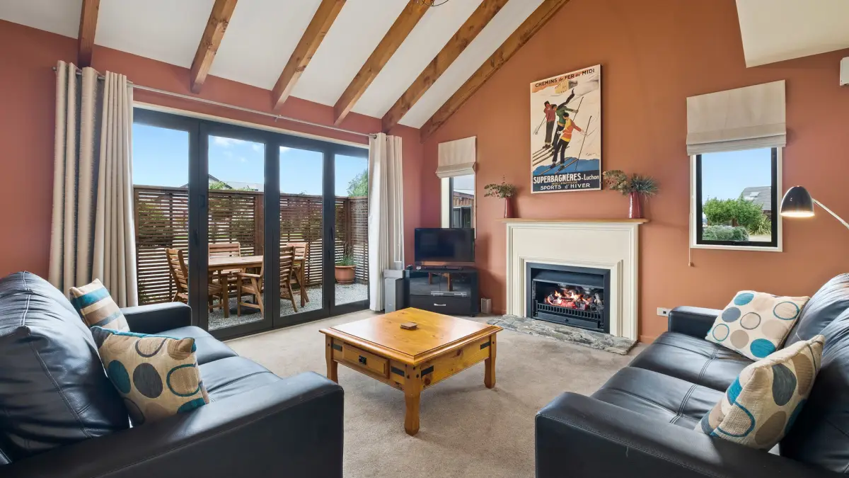 Spacious Lounge Area with Gas Fireplace 