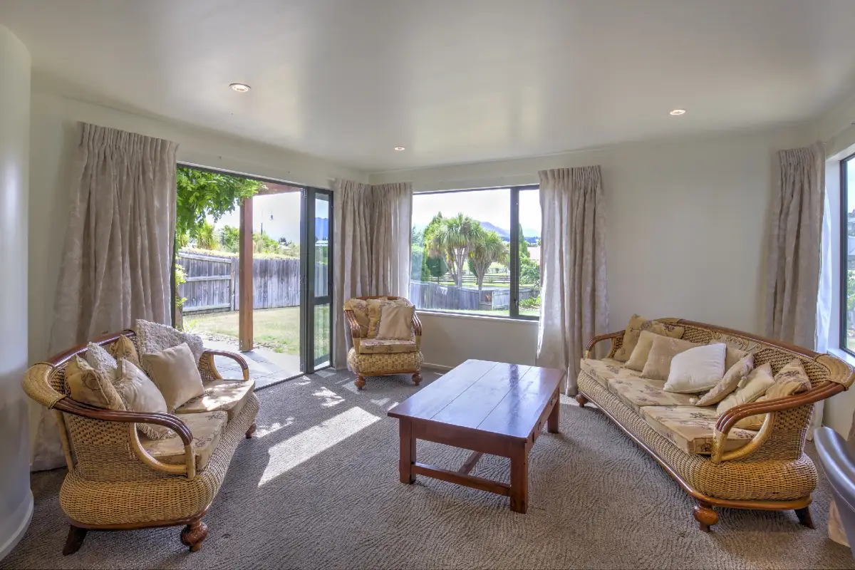 Lounge Area with Outdoor Access 
