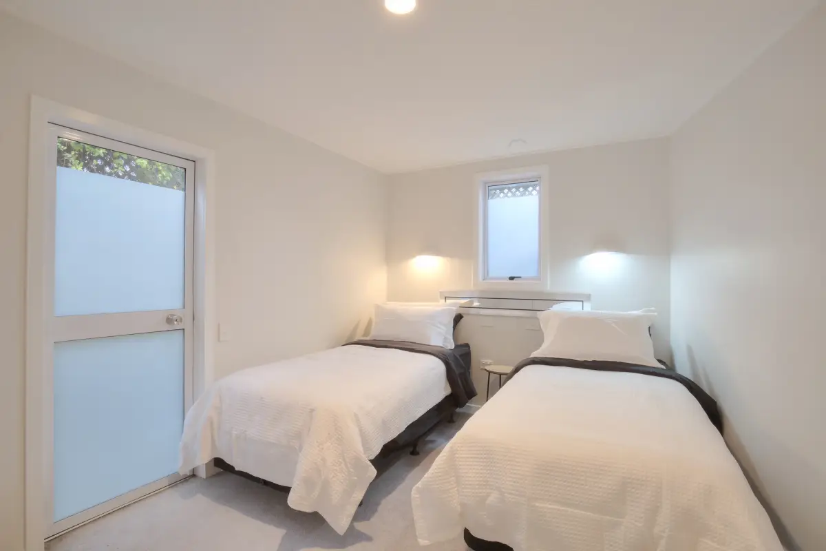 Cozy Twin Bedroom with Outdoor Access 