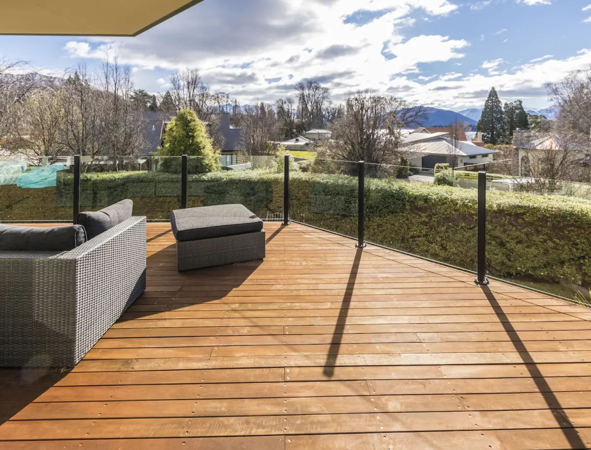 Stunning Views of Mountains & Glimpses of Lake Wānaka 