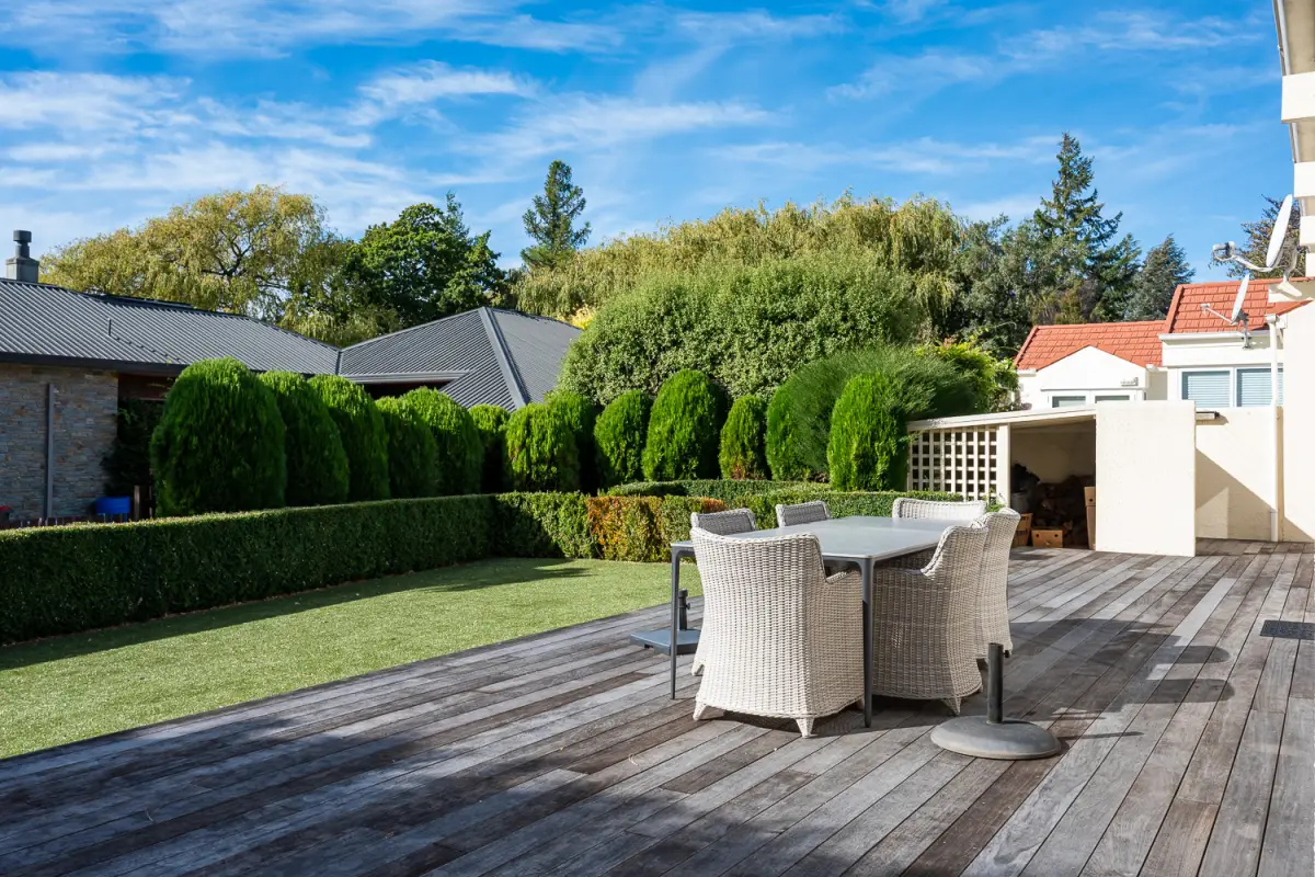 Large deck for summer alfresco dining