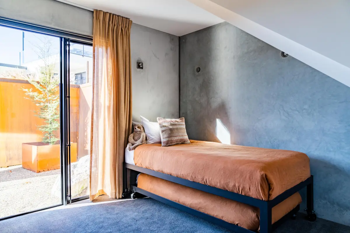 Single Guest Room with Outdoor Access