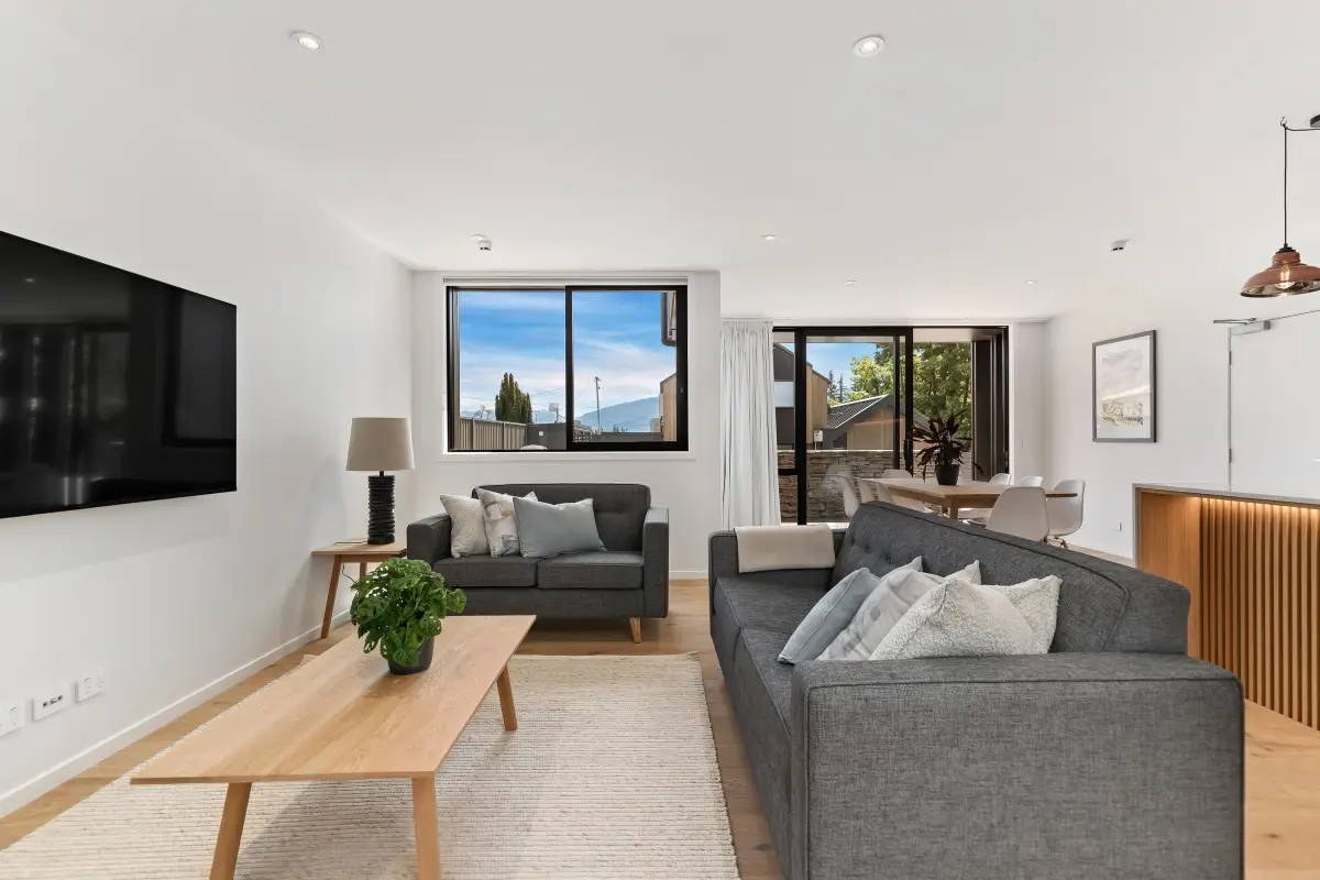 Lounge and Entertaining Area