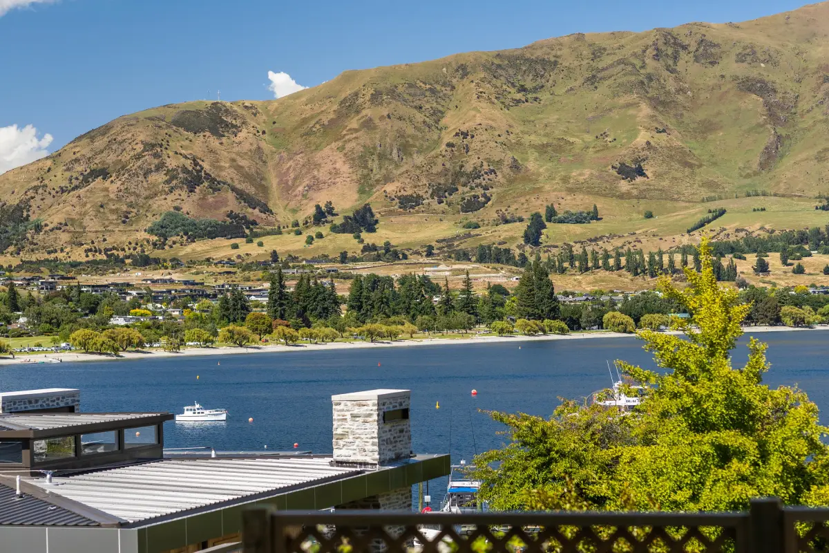 Mountain & Lake Outlook