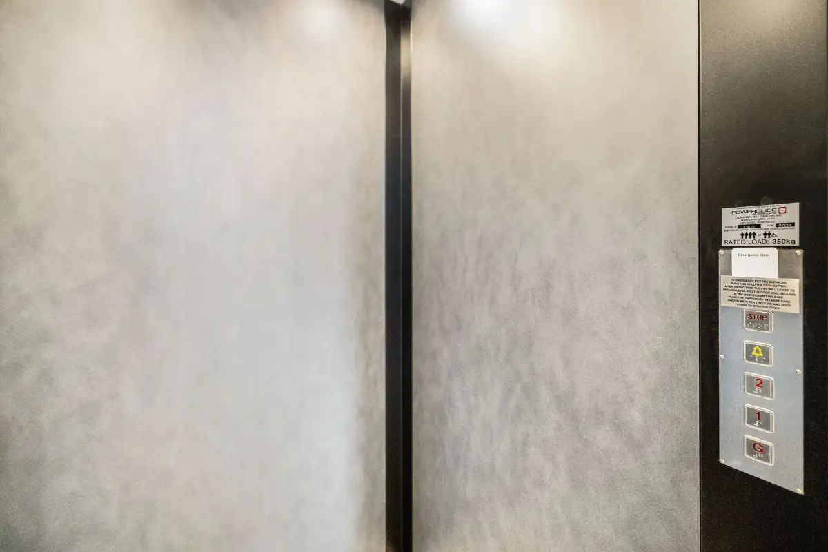 Private Lift to All Levels 