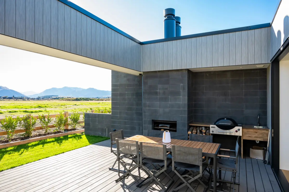 Outdoor Dining with Stunning Views of the Mountains 