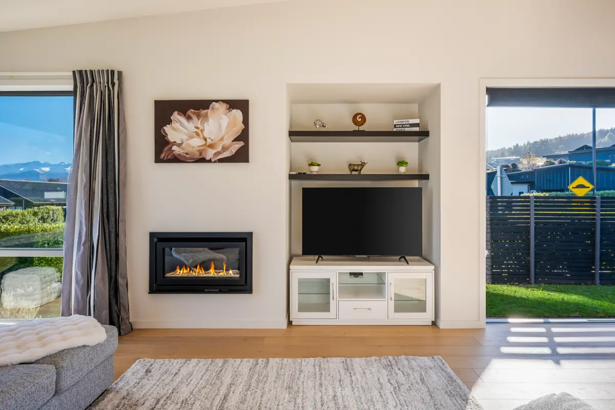 Lounge Area with Gas fire Place 